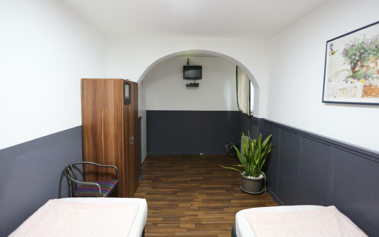 Enna-Zimmervermietung Hamburgo Exterior foto